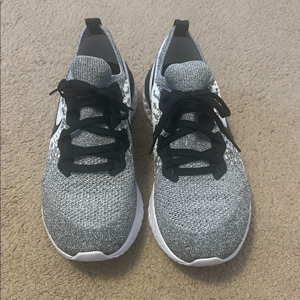 Nike Men's Athletic Shoes - Black and Gray